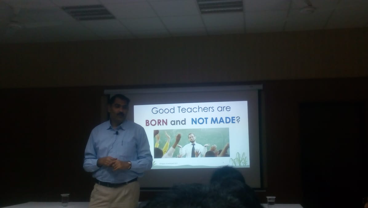 Prof. Dr. Rajesh Khambayat deliberating his valuable speech.