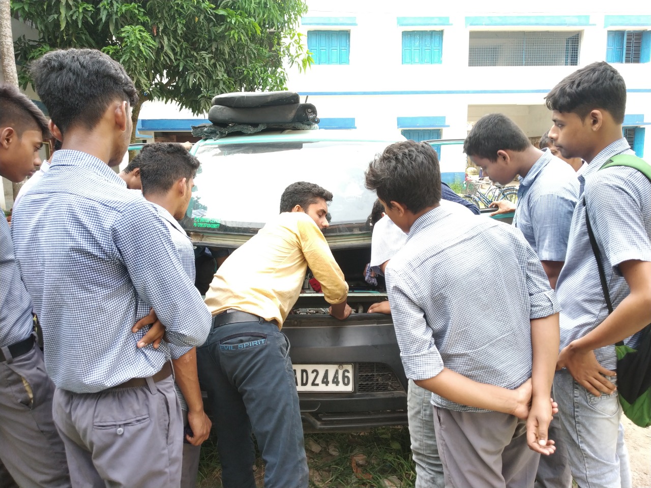 Guest Lecture Session by Mr.Santosh Biswas (qualification: DAE) with 3 years of experience in Automobile Sector.