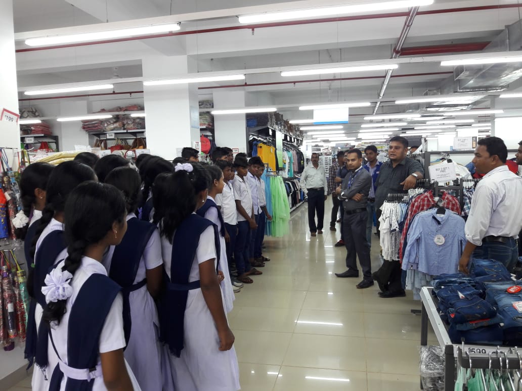 Industry visit session organized in Retail Sector 