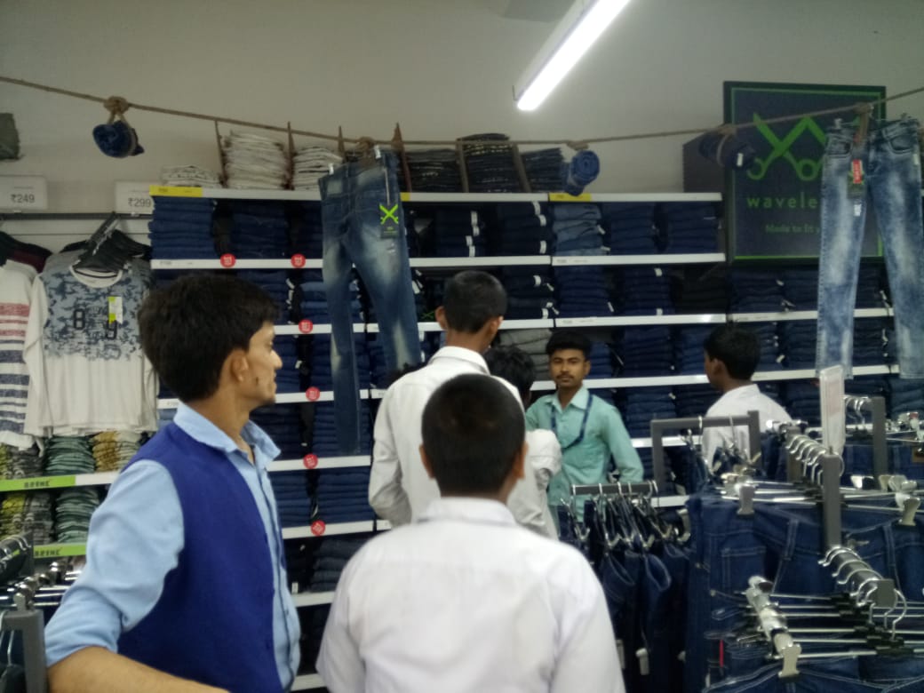 Industry visit session organized in Retail Sector
