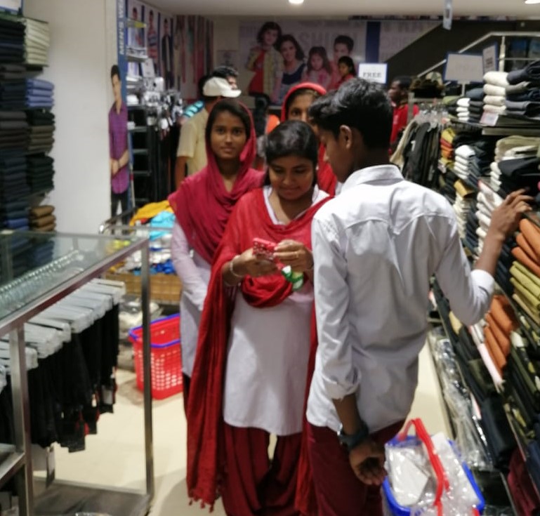 Industry visit session organized in Retail Sector