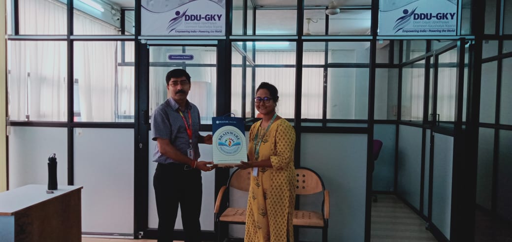 Mr. Sabysachi Banerjee - Area  HR Manager (South Cluster Zone and North East Operations), Pantaloons. He addressed them regarding the current scenario of the Retail Industry.