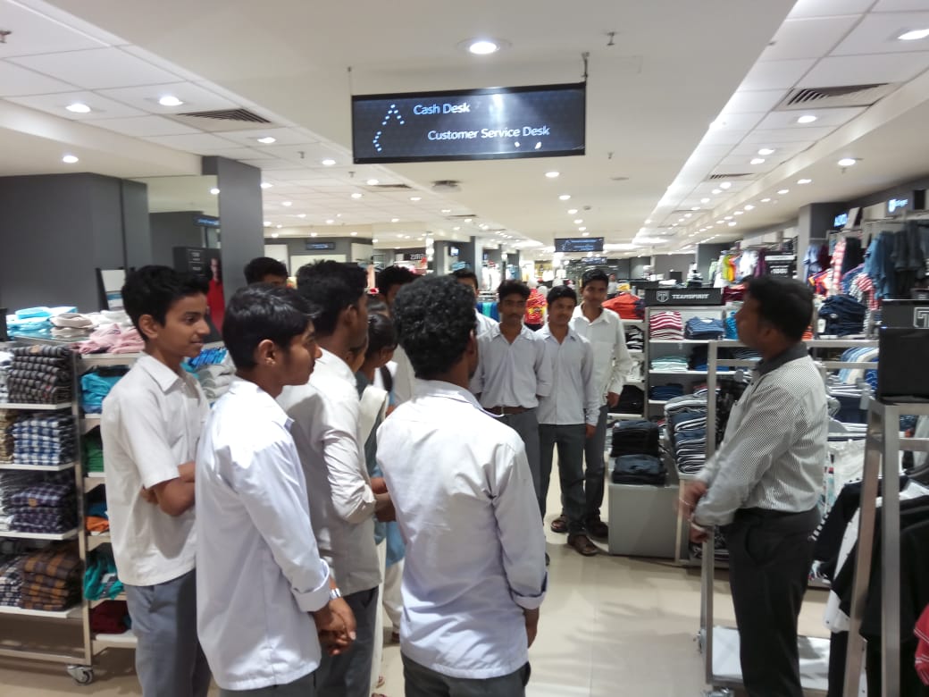 Industry Visit session organized in Retail Sector