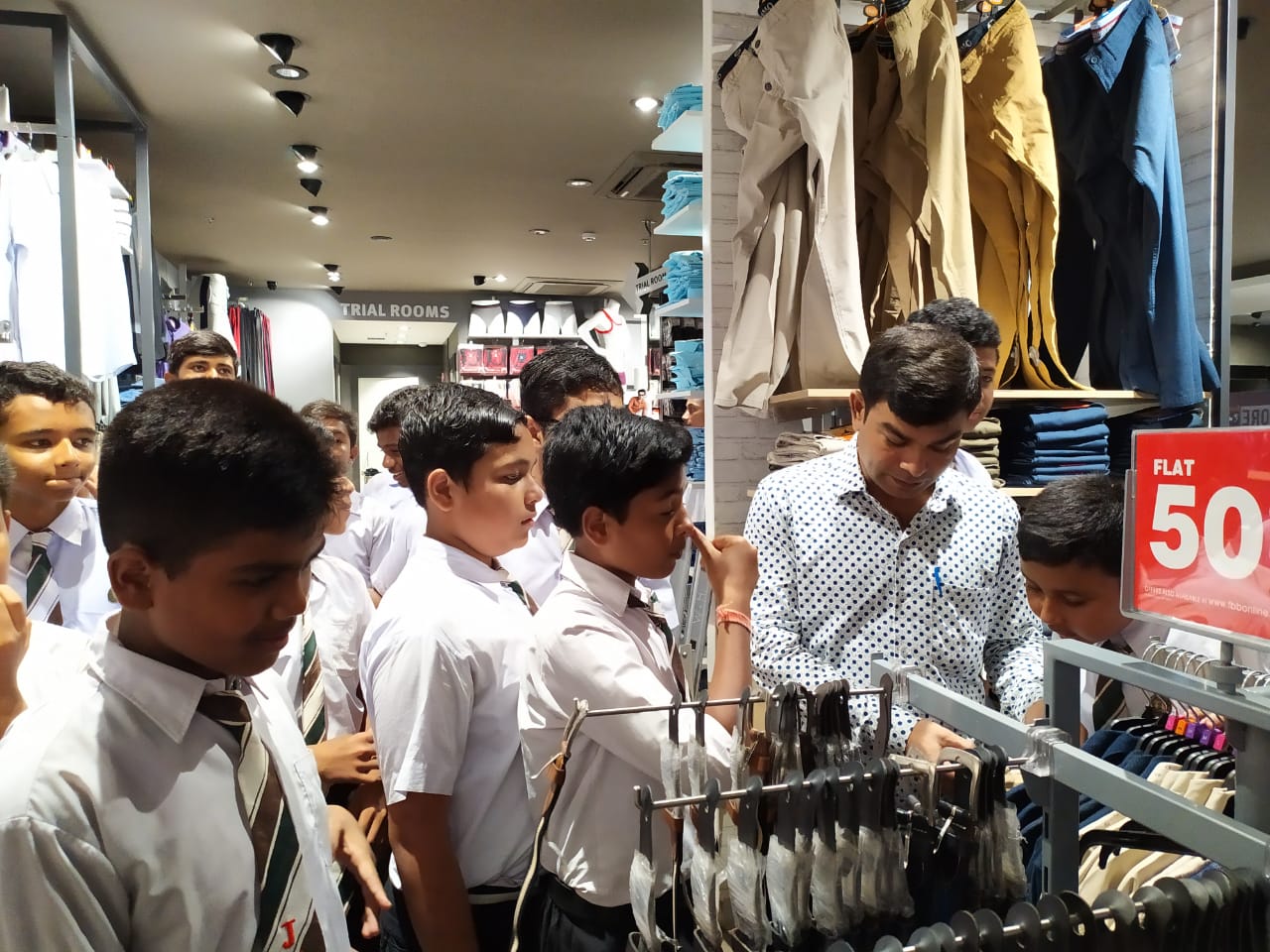  Industry Visit session organized in Retail Sector