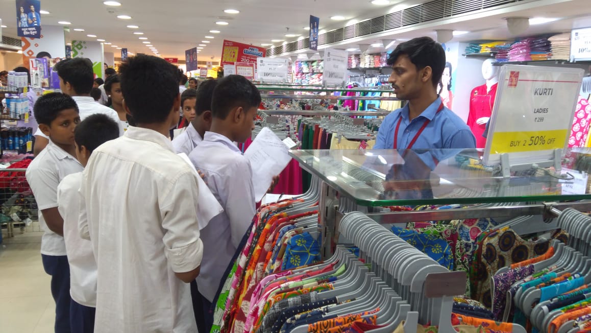 Industrial visit session in Retail Sector
