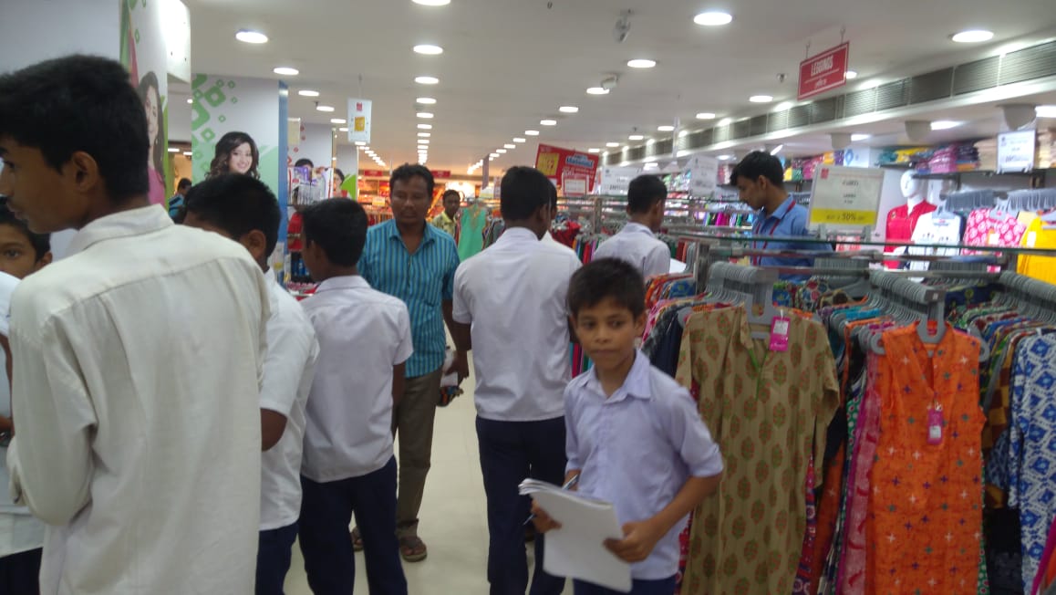 Industrial visit session in Retail Sector