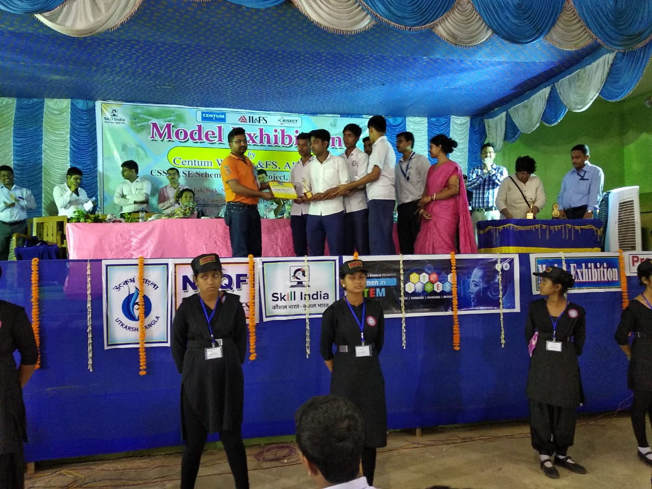 Excellent initiative by HMs of  Changrachak Jagadish Smriti Vidyapith & Jalchak Nateswari Netaji Vidyapith, Paschim Medinipur for arranging a district level Model Exhibition of students who are pursuing the vocational education under CSS-VSE. 