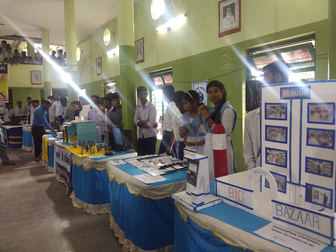 Excellent initiative by HMs of  Changrachak Jagadish Smriti Vidyapith & Jalchak Nateswari Netaji Vidyapith, Paschim Medinipur for arranging a district level Model Exhibition of students who are pursuing the vocational education under CSS-VSE. 