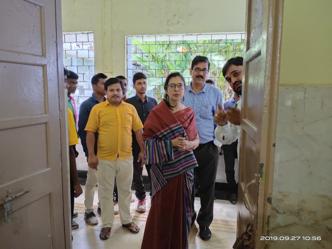 Smt. Roshni Sen , Principal Secretary  , TET&SD Department  in the Job Fair organized by Naandi Foundation